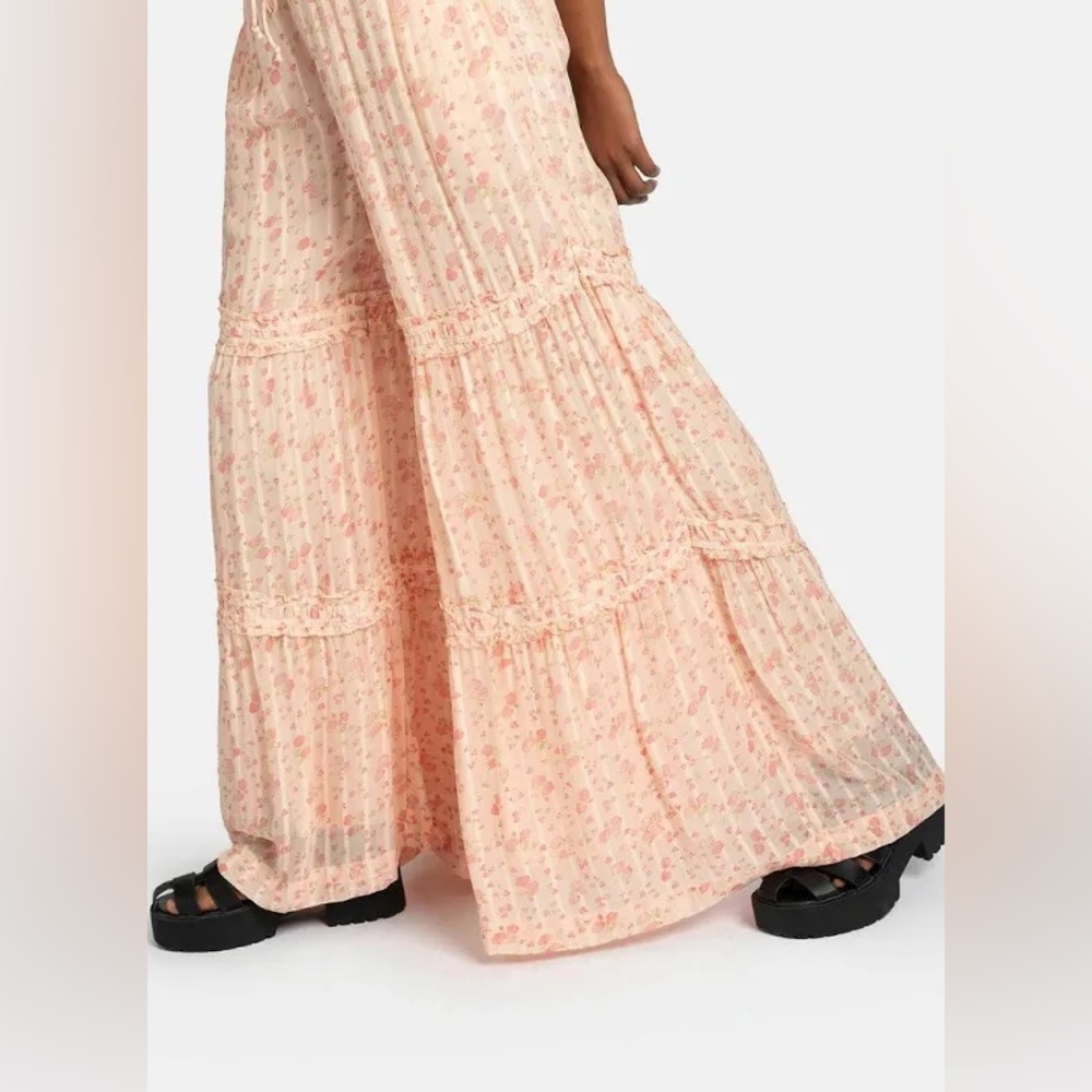 FREE PEOPLE Emmeline Tiered Pink Floral Wide Leg Pants in Peach Combo - Picture 5 of 16